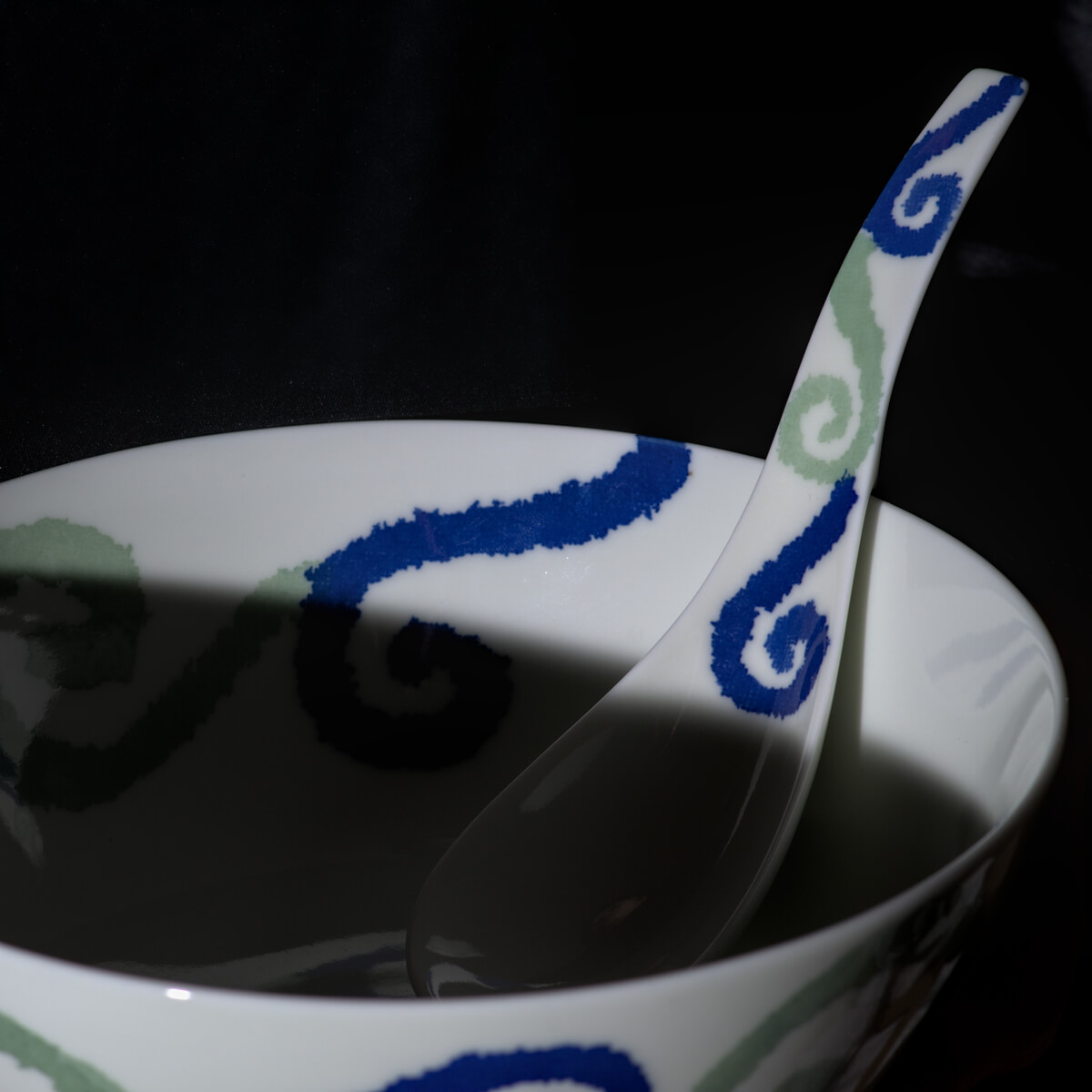 cuillere renge pour ramen karakusa bleu