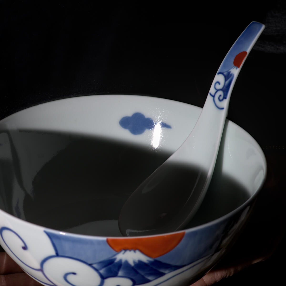 cuillere renge pour ramen mont fuji dans la mer de nuages